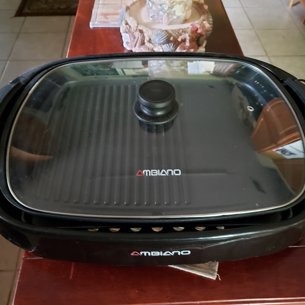 Smoke free XL compact grill griddle with lid